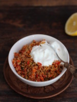 Buchweizenbulgur mit Paprika und Joghurt (und Wissenswertes über Buchweizen)