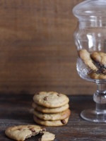 Dattel gesüßte Mandelmus und Teff Chocolate Chip Cookies