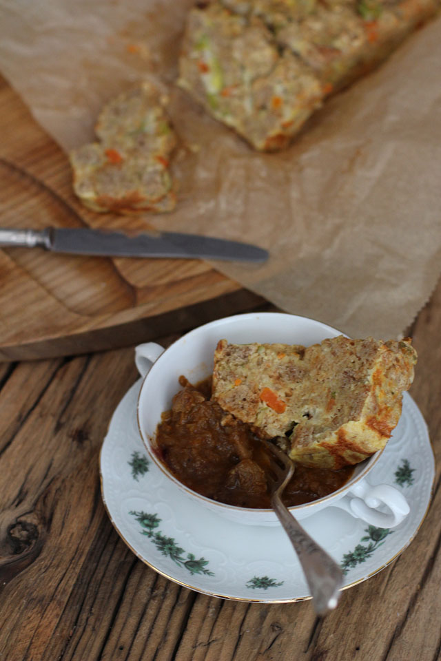 Lieblings- gesunde Semmelknödel zum besten Gulasch weit und breit (und warum Ghee)