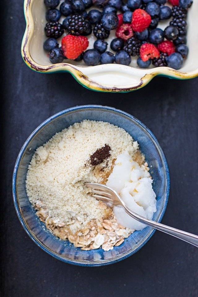 Beeren Crumble oder der schnellste und gesündeste Streuselkuchen