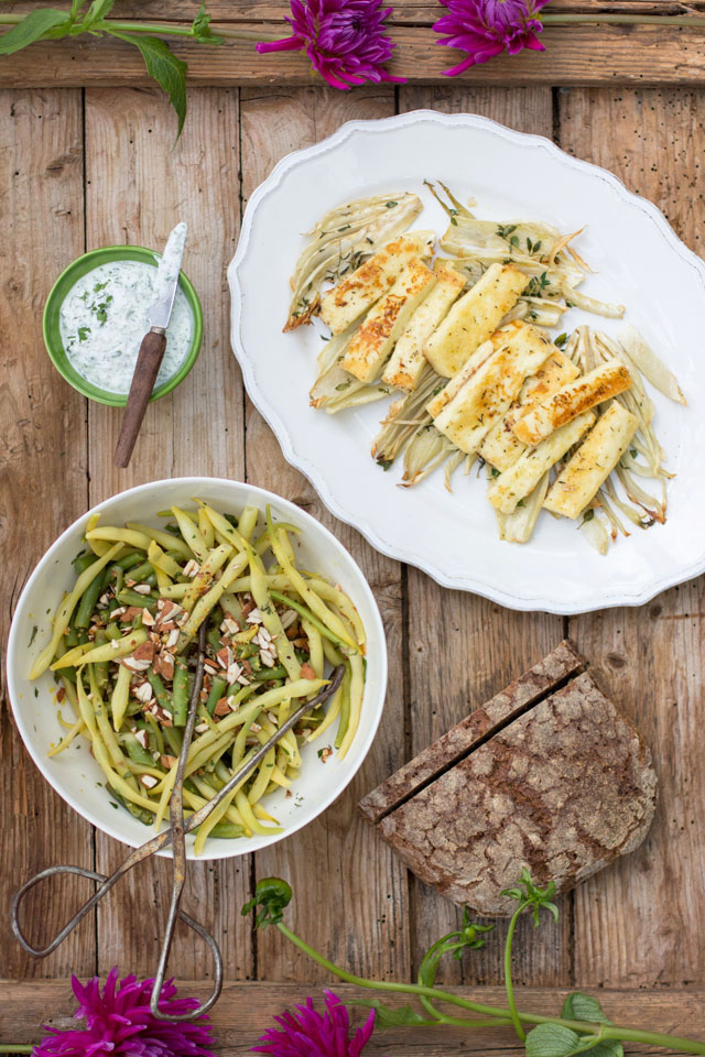 Carrots for Claire: Ein letzter Sommertisch mit Bohnensalat, süß gebackenem Fenchel und Dip