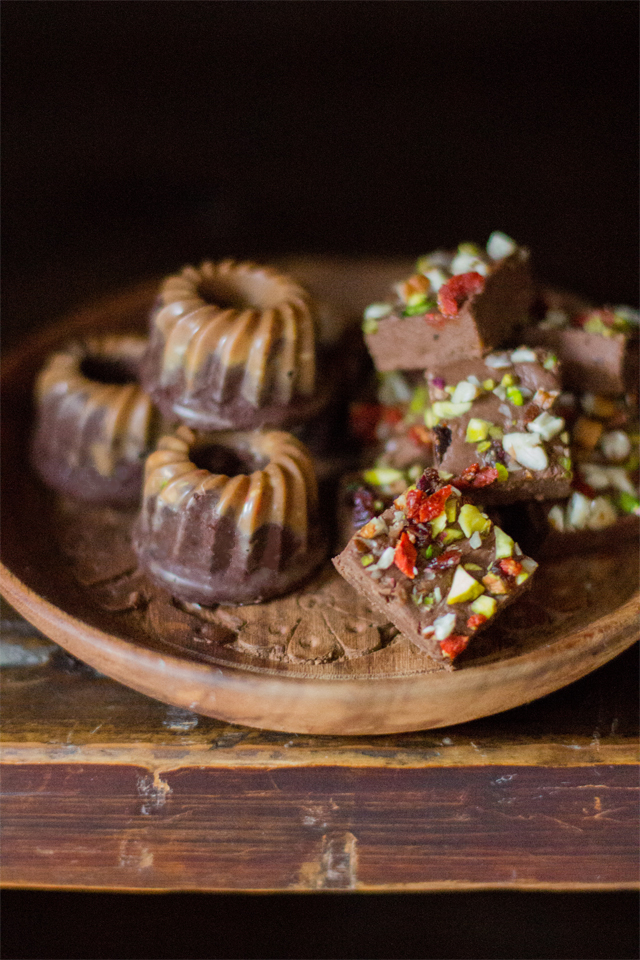 Schokolade selbstgemacht in zwei Varinaten - vegan, zuckerfrei und gesund - Carrots for Claire