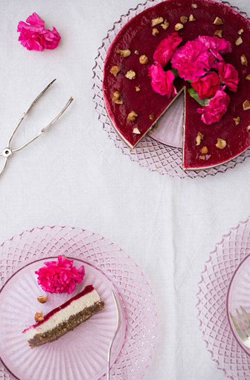 Geeiste Torte mit Beerenmus zuckerfreies Dessert