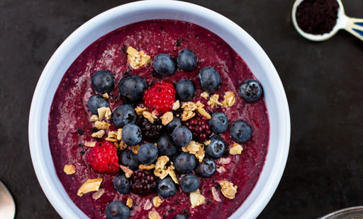 Chia-Pudding Smoothie Bowl – Guten Morgen Superfoods!
