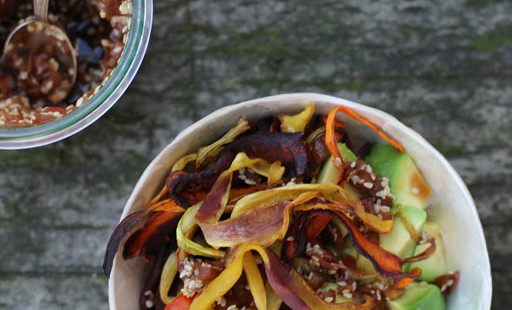 Tamari-Lunchbowl - und über Mochireis und Avocadoöl