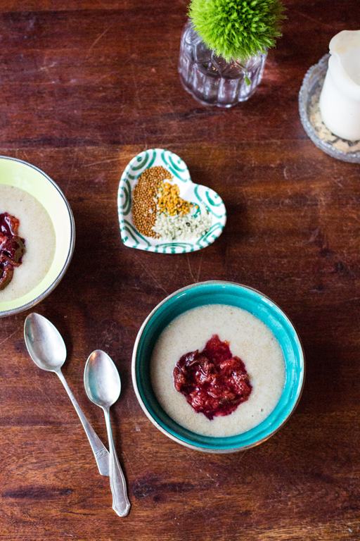 Amaranth Porridge mit Zwetschgenmus