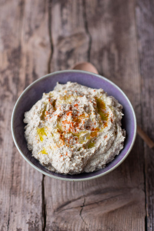 veganer-dattel-harissa-dip